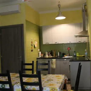 appartamento-50mt-dal-mare-e-dalla-stazione.hotelitalianriviera.com/
