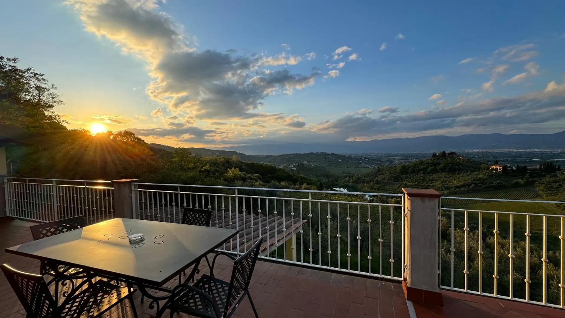 Farm stay Agriturismo Sotto La Rocca Carmignano